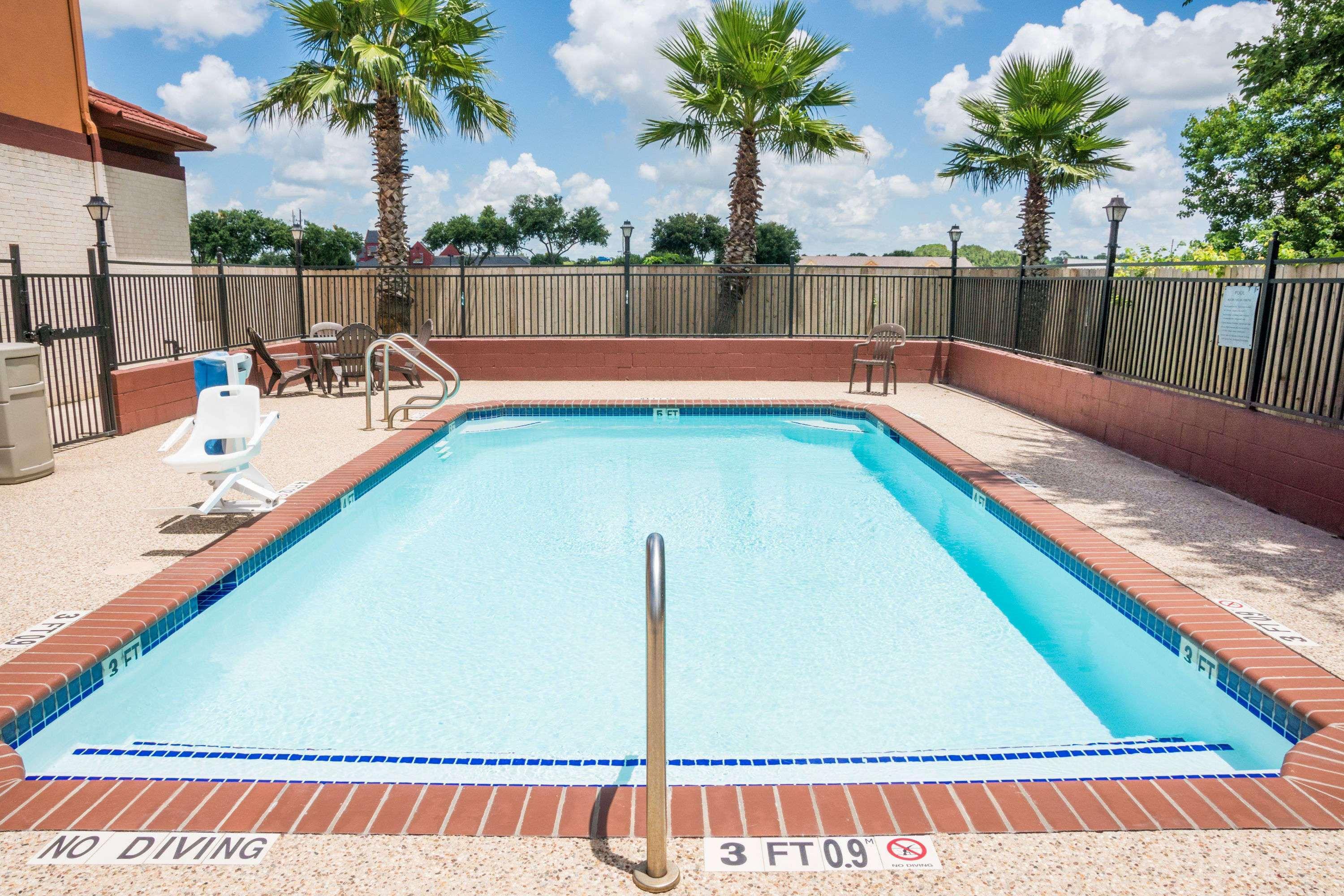 Super 8 By Wyndham Brookshire Tx Hotel Exterior foto